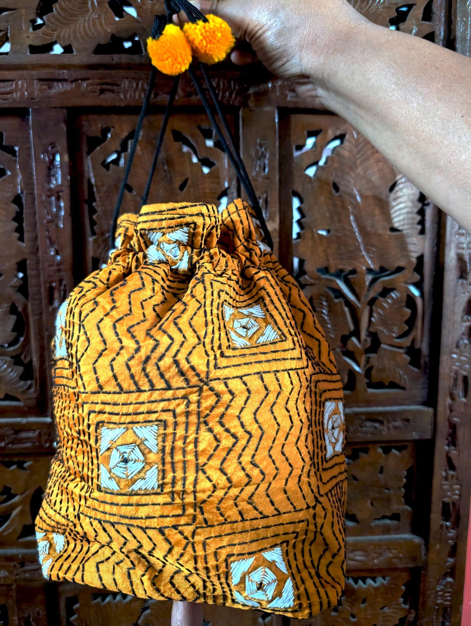 Shantiniketan Handcrafted Katha Botua Bag (Yellow)