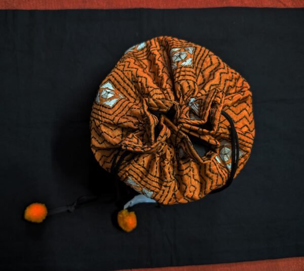 Shantiniketan Handcrafted Katha Botua Bag (Yellow) - Image 2